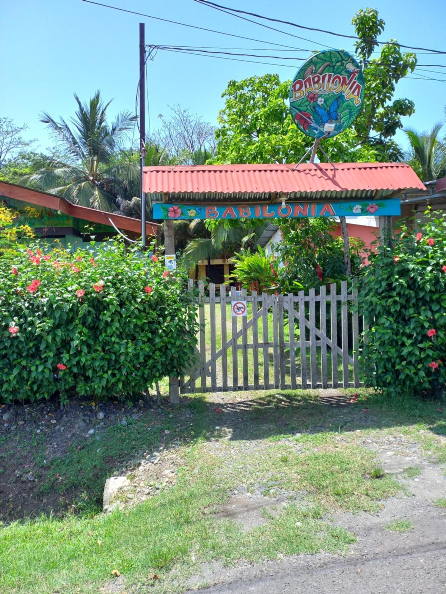 Babilonia Aparthotel Cahuita Exterior photo